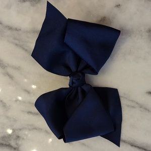 Navy blue bow (lg)